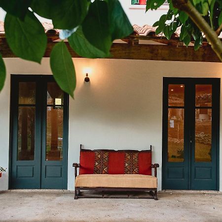 Epicos House, Your Home Away From Home. Nogueira  エクステリア 写真