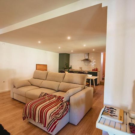 Epicos House, Your Home Away From Home. Nogueira  エクステリア 写真