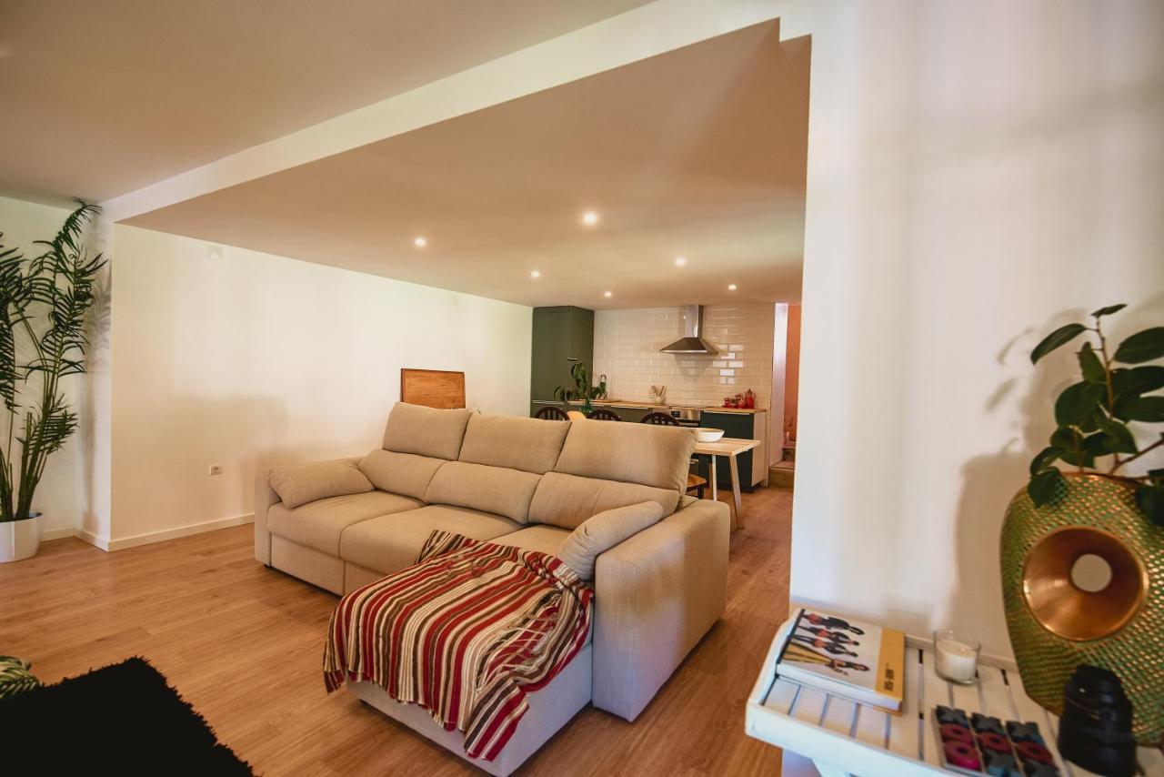 Epicos House, Your Home Away From Home. Nogueira  エクステリア 写真