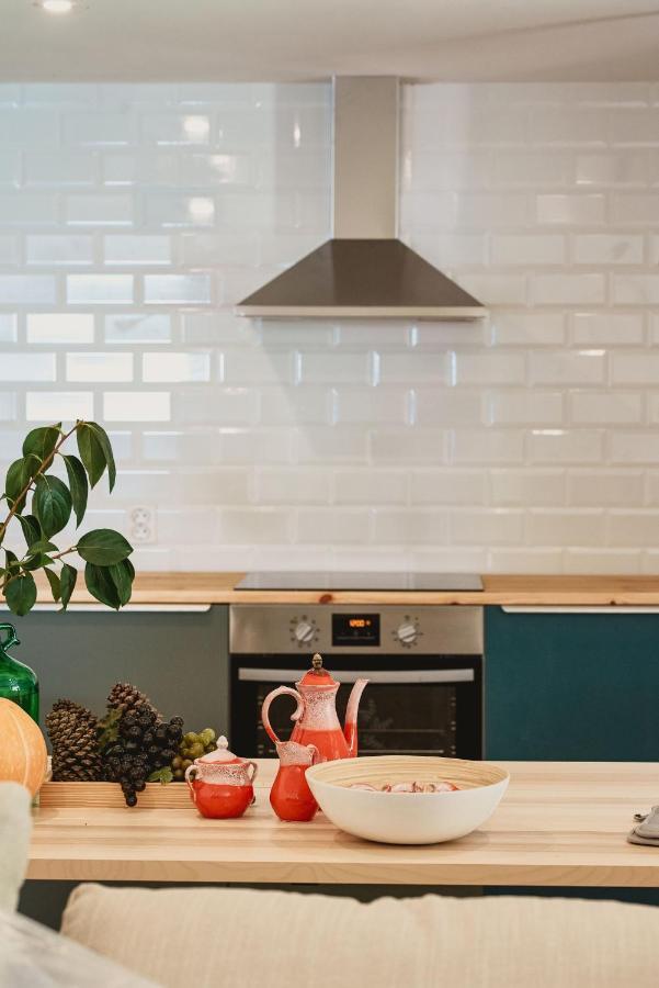 Epicos House, Your Home Away From Home. Nogueira  エクステリア 写真