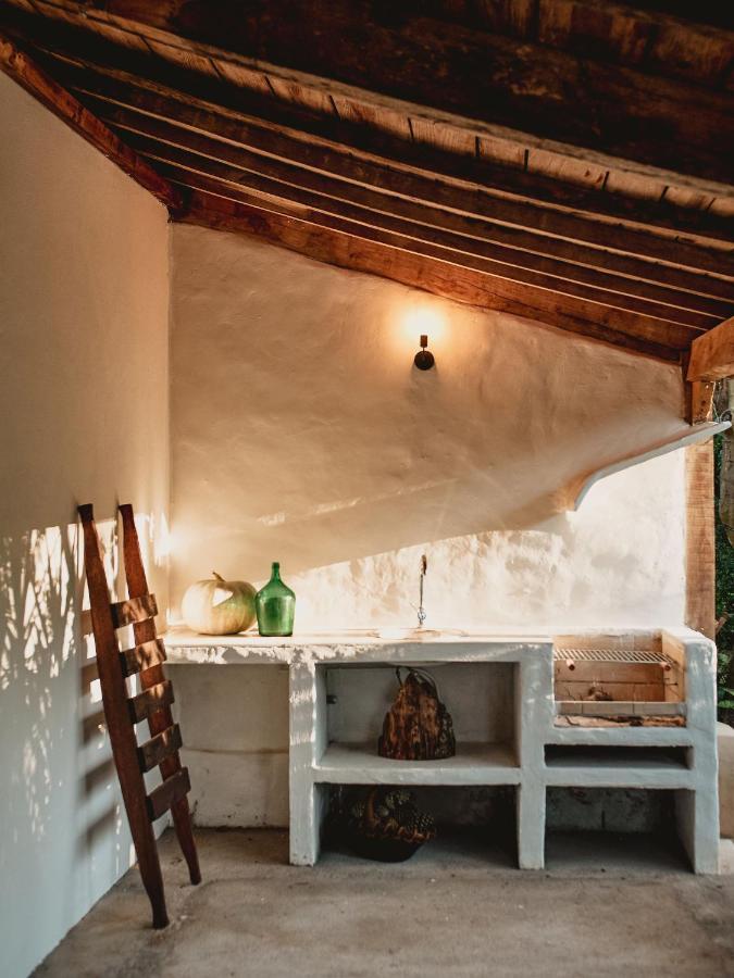 Epicos House, Your Home Away From Home. Nogueira  エクステリア 写真